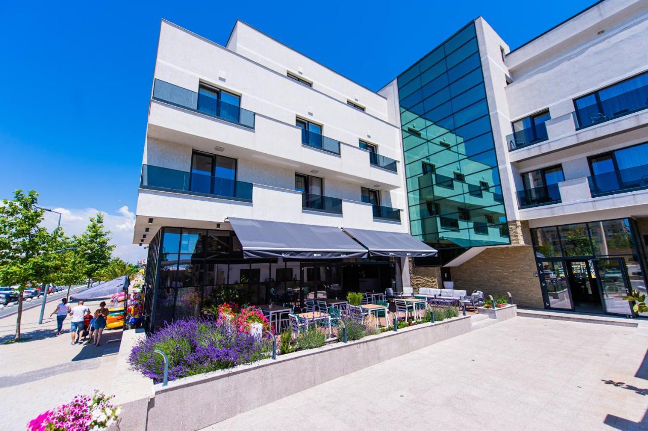 Hotel Prestige Mamaia Bagian luar foto