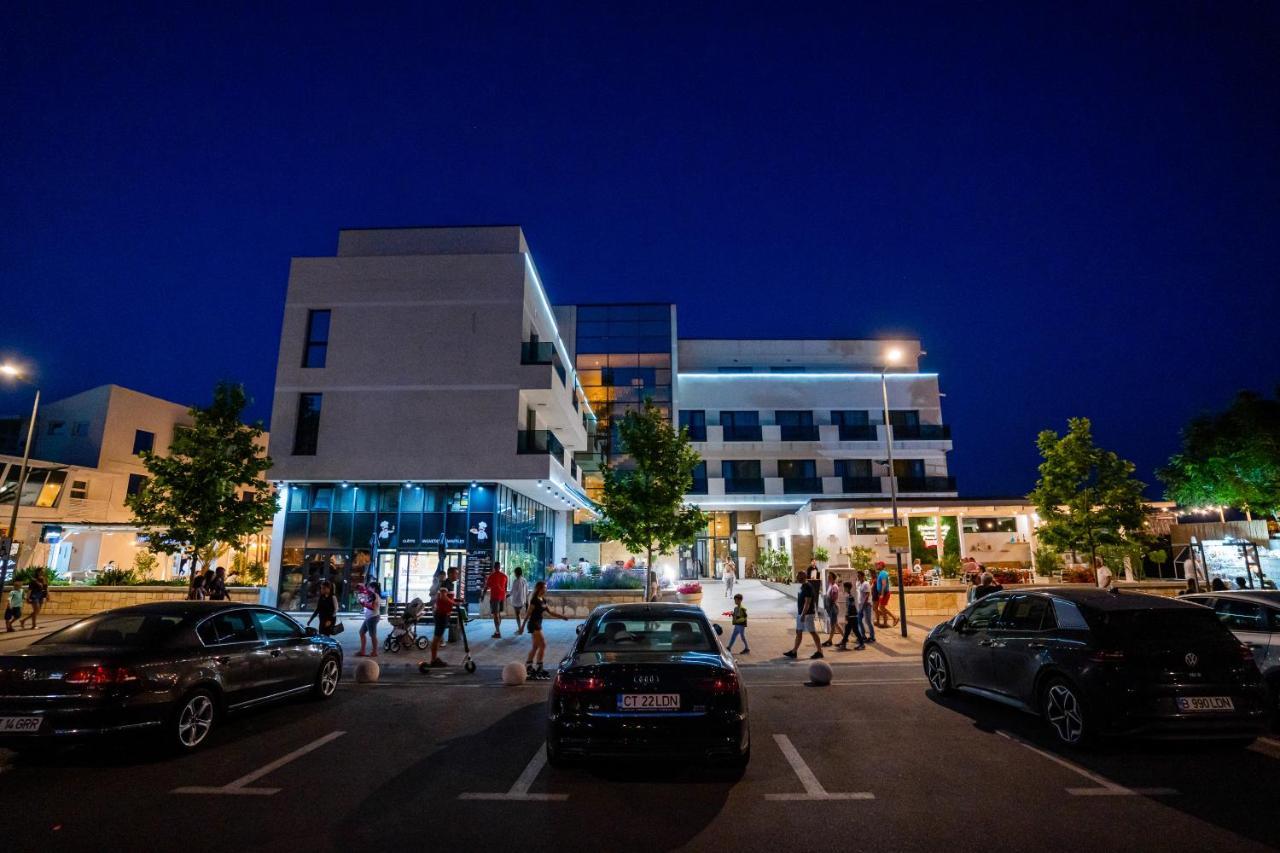 Hotel Prestige Mamaia Bagian luar foto