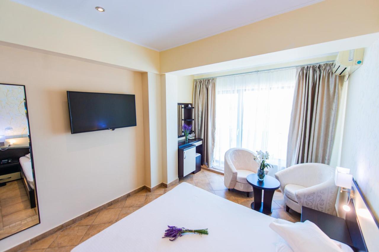 Hotel Prestige Mamaia Bagian luar foto