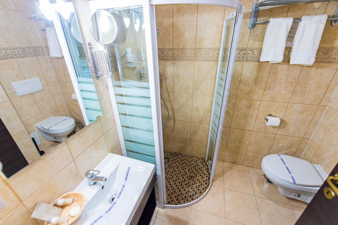 Hotel Prestige Mamaia Bagian luar foto