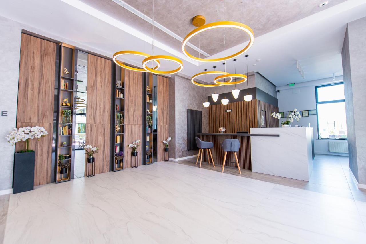 Hotel Prestige Mamaia Bagian luar foto