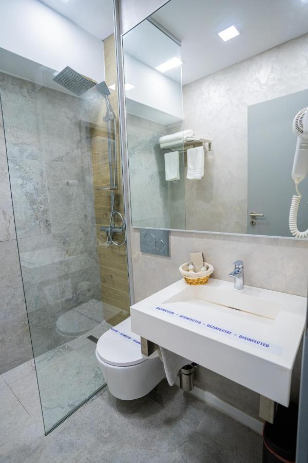 Hotel Prestige Mamaia Bagian luar foto