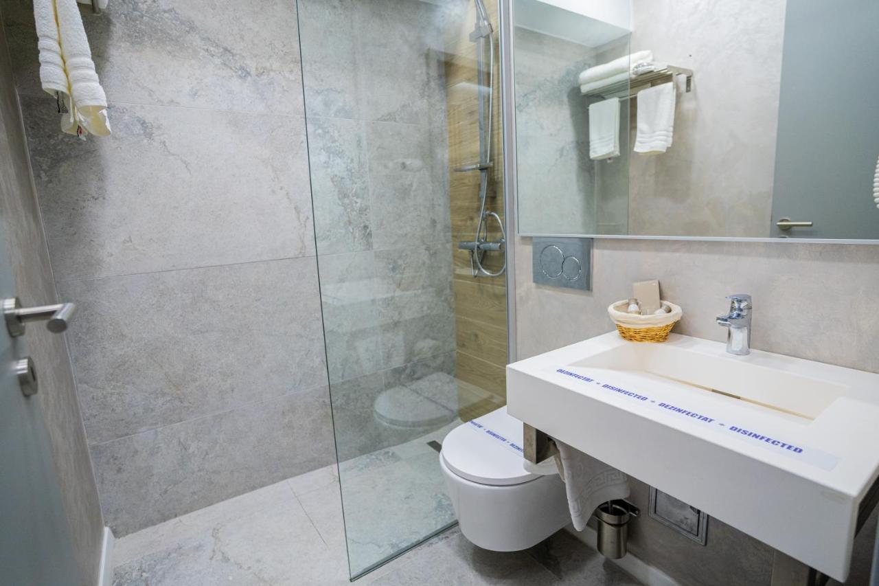 Hotel Prestige Mamaia Bagian luar foto